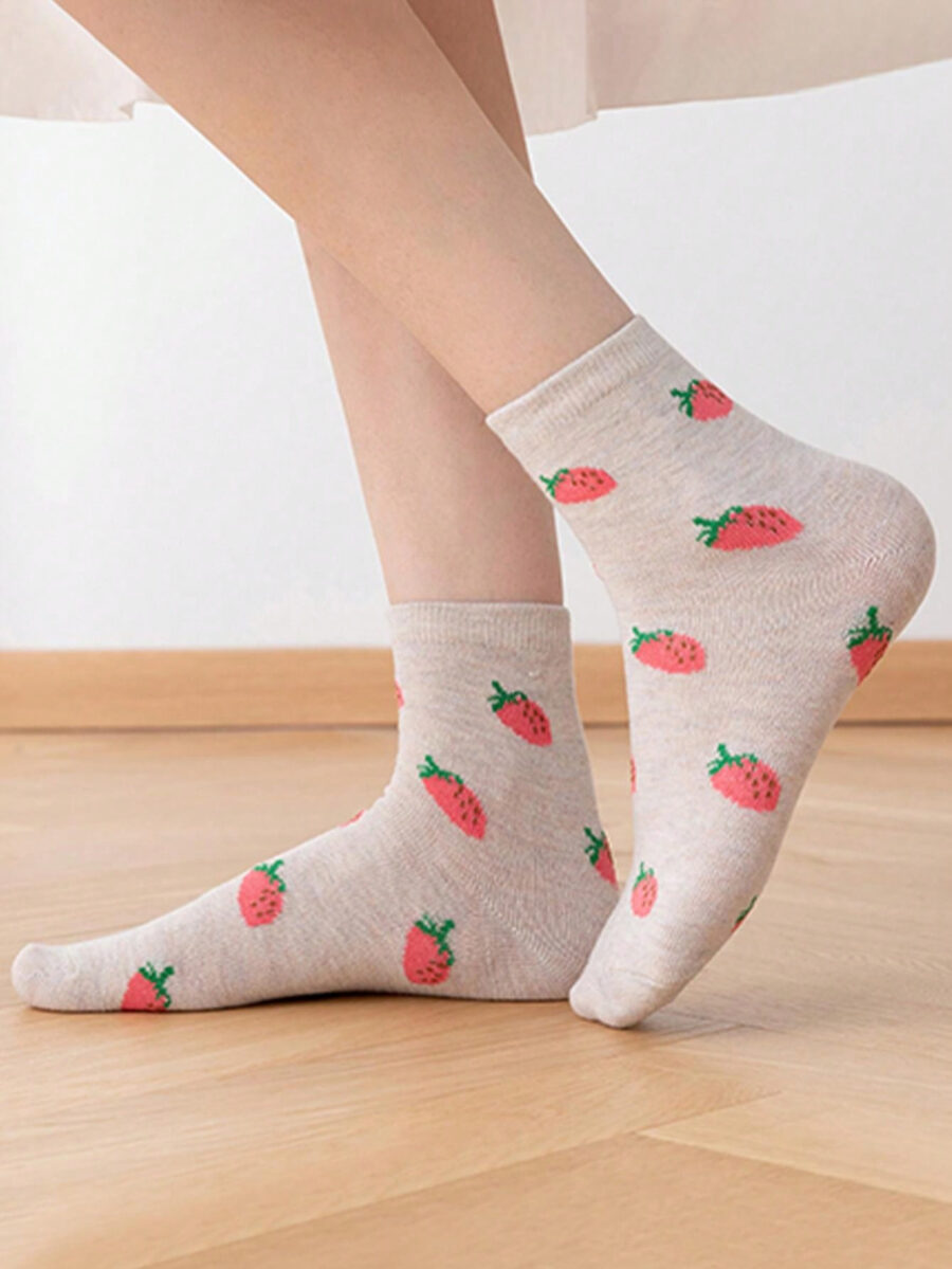 5 Pairs Random Pink Women's College Style Comfortable Breathable Mid-Calf Socks With English Heart And Strawberry Patterns - Image 14