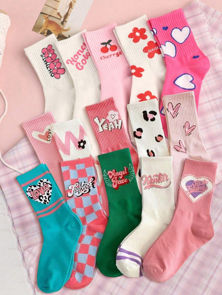 5 Pairs Random Pink Women's College Style Comfortable Breathable Mid-Calf Socks With English Heart And Strawberry Patterns - Image 2