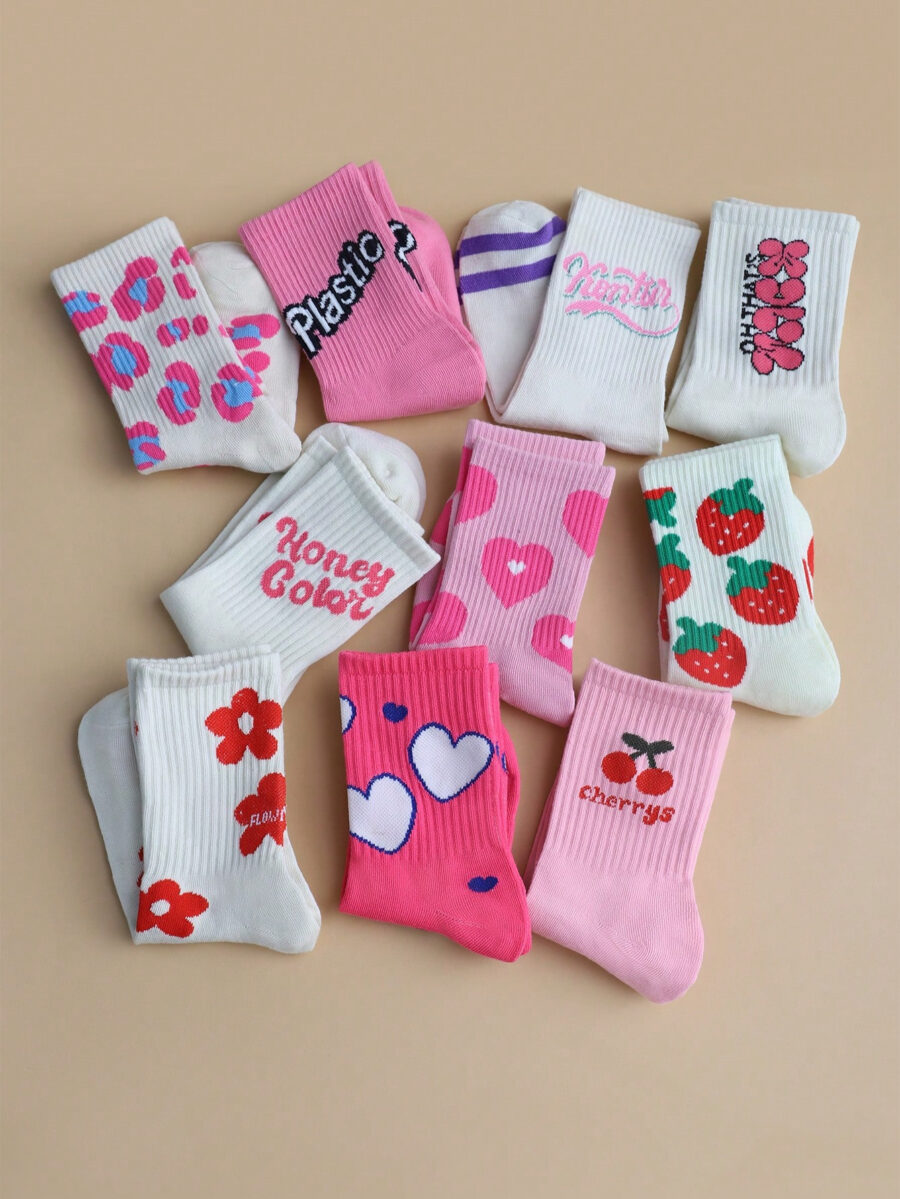 5 Pairs Random Pink Women's College Style Comfortable Breathable Mid-Calf Socks With English Heart And Strawberry Patterns - Image 4